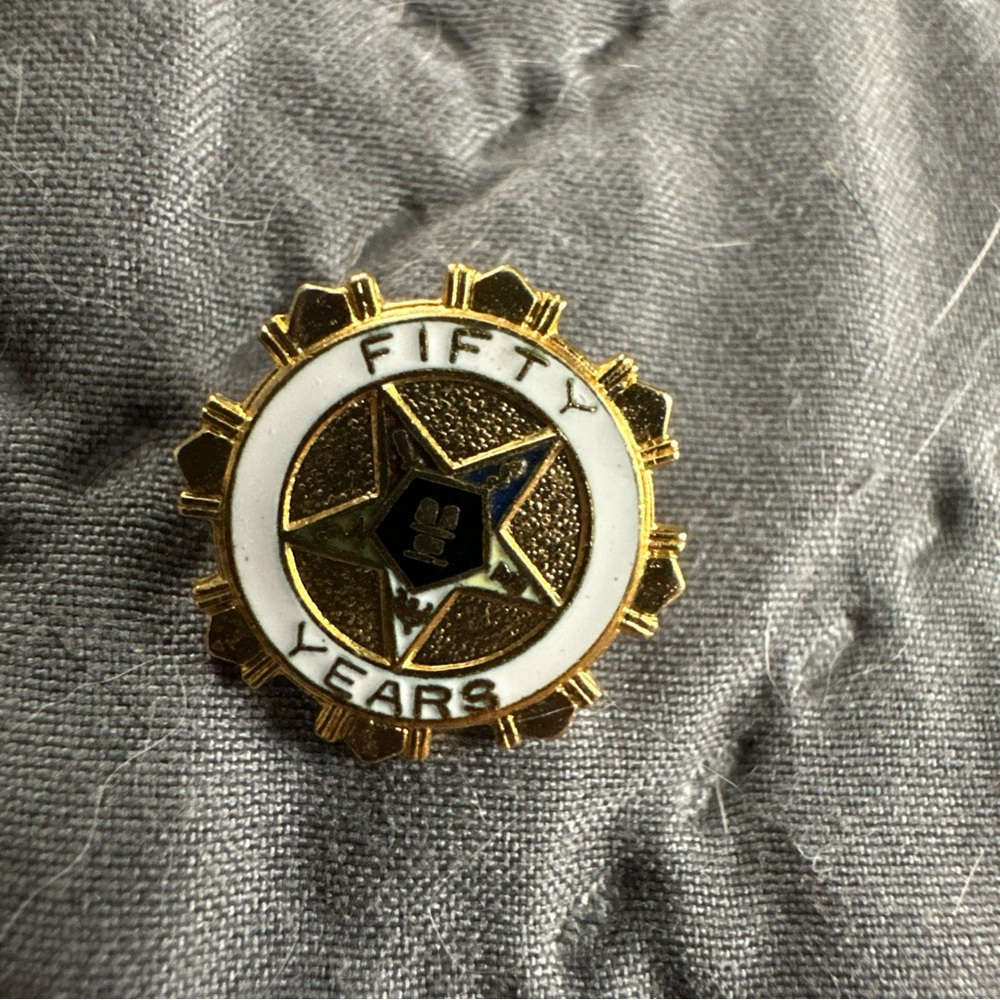 Eastern Star 50 Year Pin gold Sun Burst & White Ring
